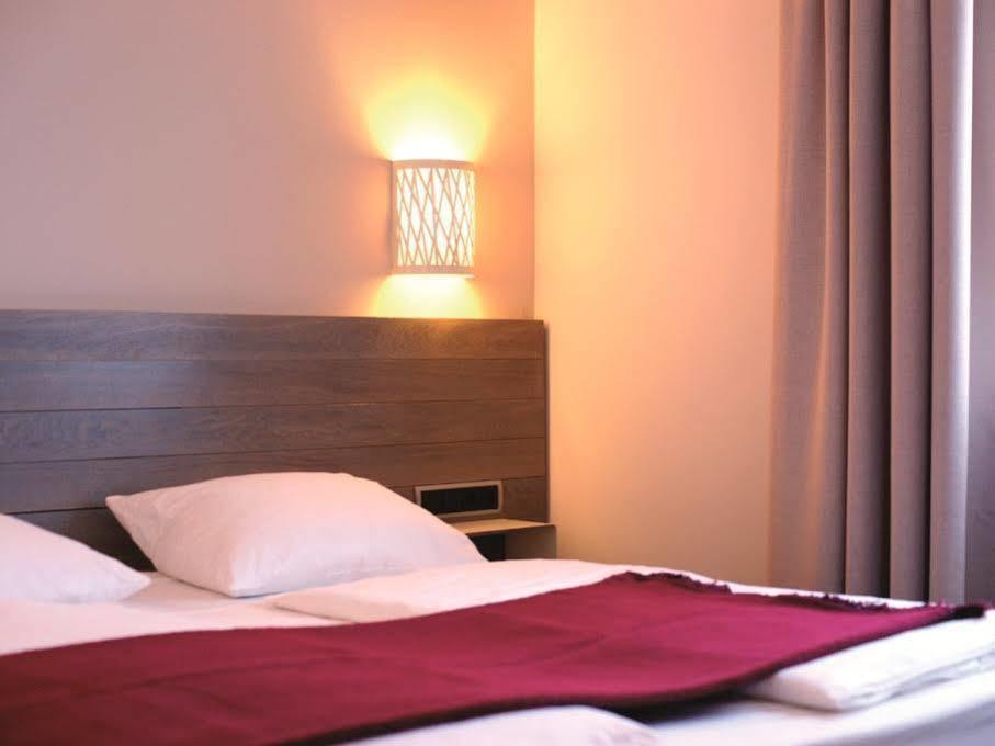 Hotel Schweizer Hof Кассель Экстерьер фото